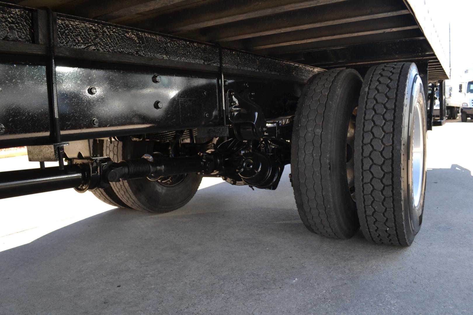 2012 WHITE /GRAY FREIGHTLINER M2-106 with an CUMMINS ISB 6.7L 220HP engine, ALLISON 2100HS AUTOMATIC transmission, located at 9172 North Fwy, Houston, TX, 77037, (713) 910-6868, 29.887470, -95.411903 - Photo#11